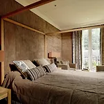 6717 Nature & Le Clos Des Delices Hotel