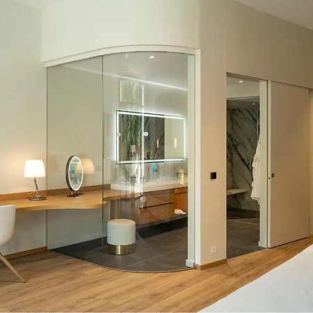 6717 Nature & Le Clos Des Delices Hotel 4*