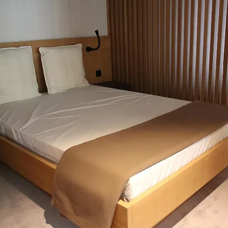 6717 Nature & Le Clos Des Delices 4* オットロット