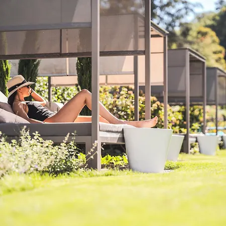 6717 Nature & Le Clos Des Delices Hotel 4*