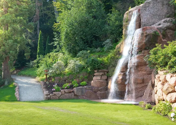 6717 Nature & Le Clos Des Delices Hotel 4*