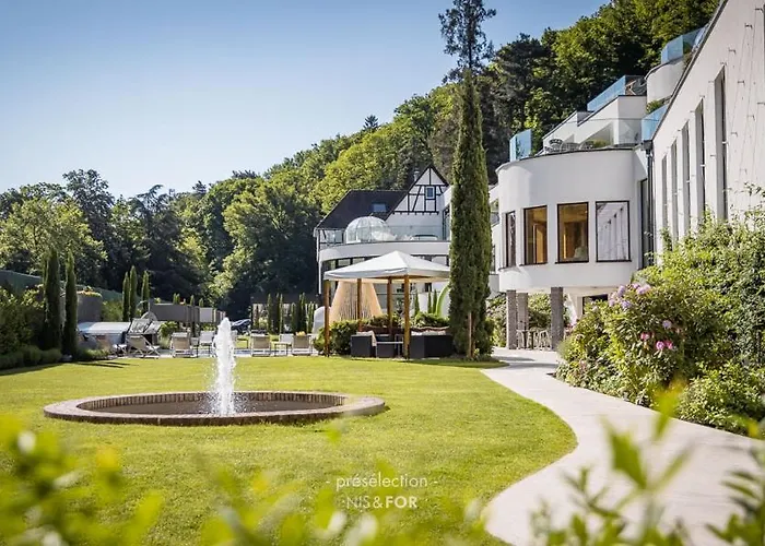 6717 Nature & Le Clos Des Delices 4* オットロット