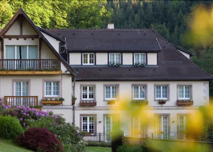 6717 Nature & Le Clos Des Delices Hotel 4*