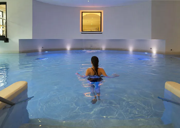 6717 Nature & Le Clos Des Delices 4* オットロット